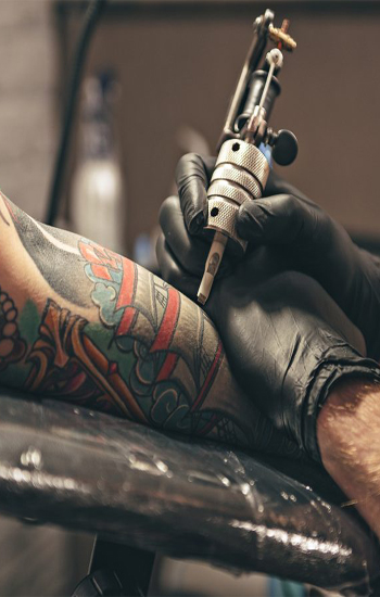 Come è fatta una macchinetta per tatuaggi e come scegliere quella giusta:  una guida pratica